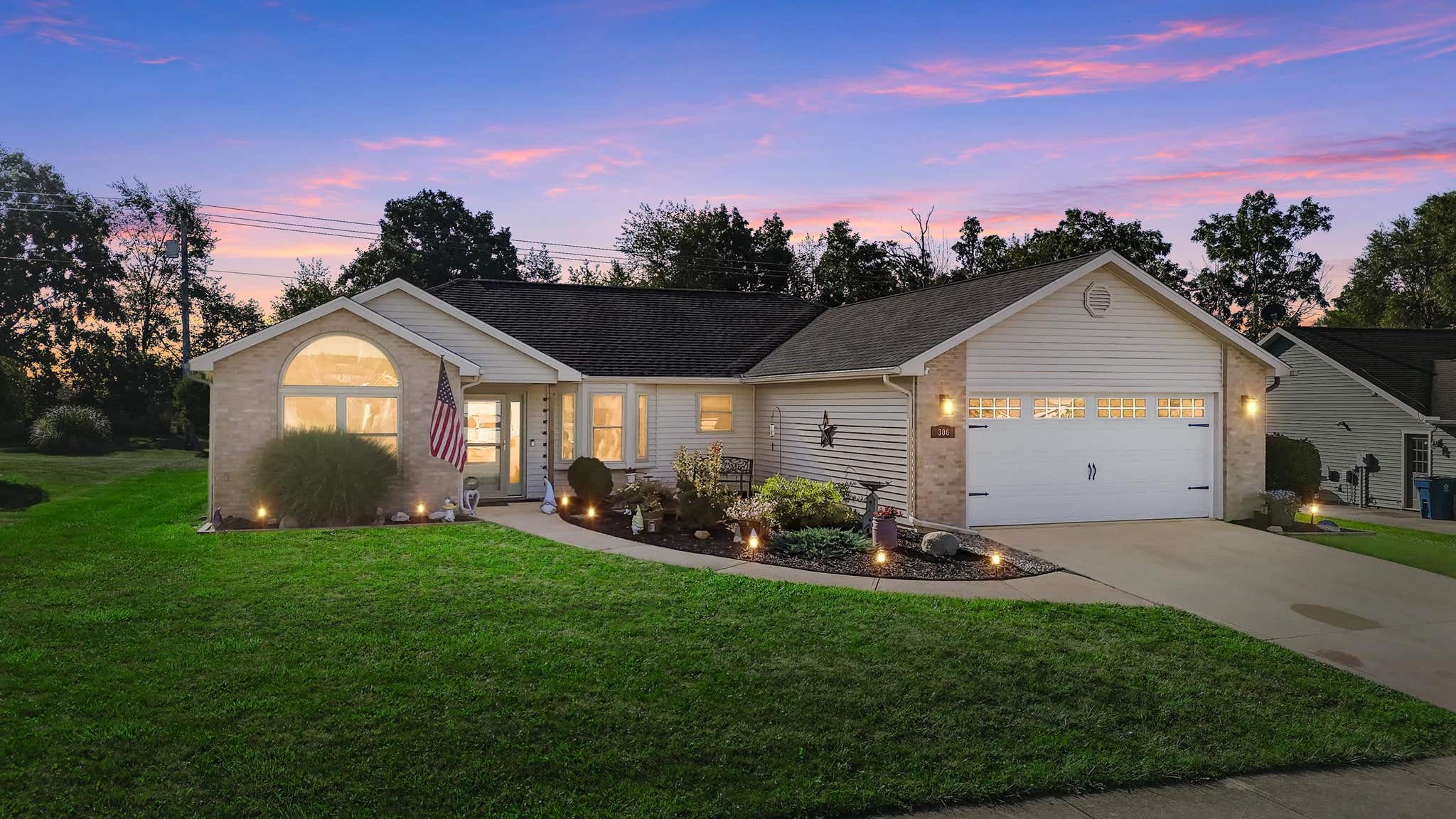 Image of 306 Sunstar Drive
